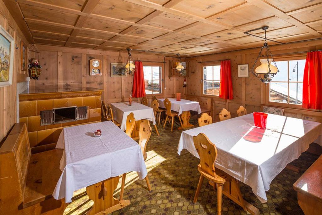 Gasthaus Alpenrose Juf Otel Dış mekan fotoğraf
